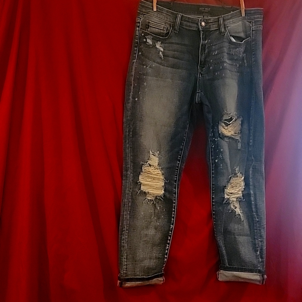 Judy Blue Stone Washed Distresed with Bleach Splatter - EUC 13/31 size Boyfriend